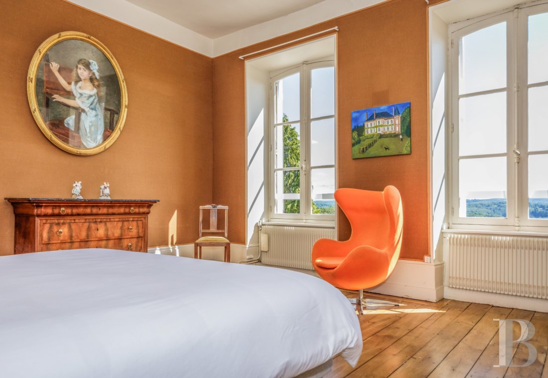 A 19th-century château dominating the surrounding landscape, south of Limoges in Haute-Vienne - photo  n°19